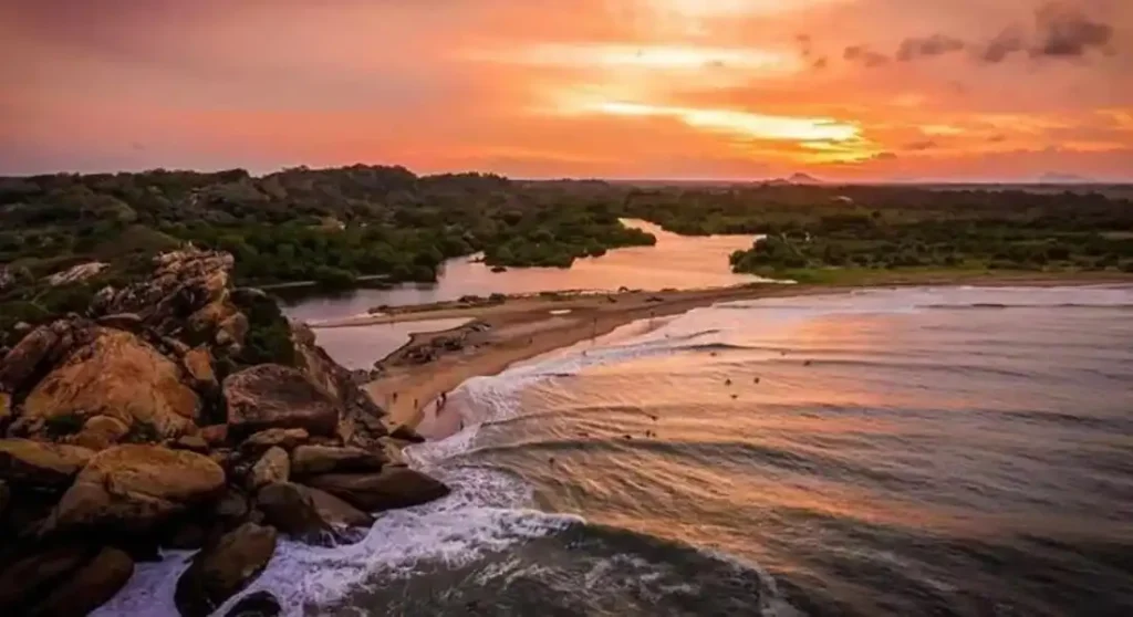 Arugam Bay Beach Trips