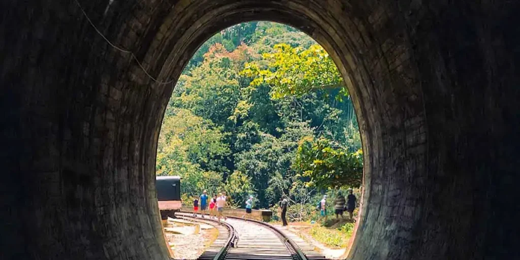 Nine Arches Bridge Adventure