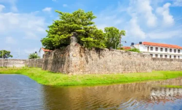 Batticaloa Dutch Fort Tours