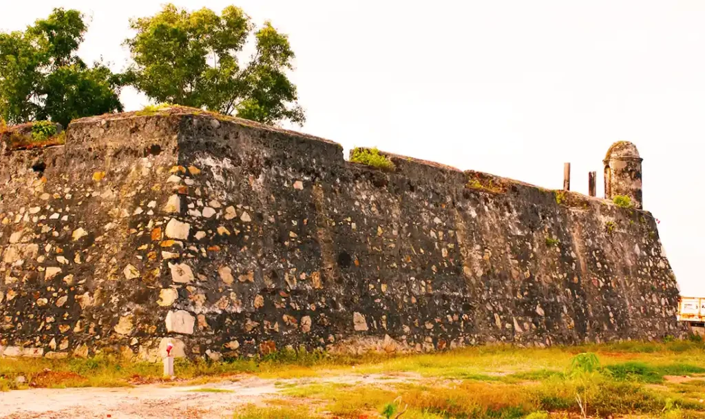 Batticaloa Dutch Fort Tours