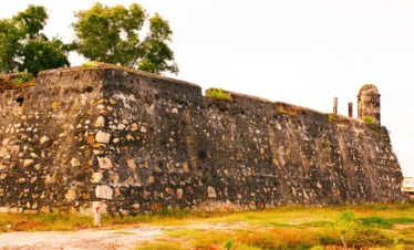 Batticaloa Dutch Fort Tours