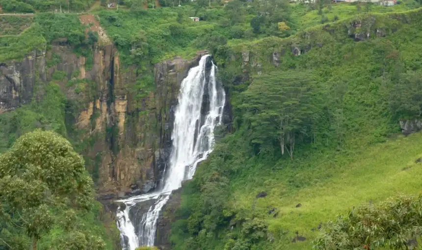 Dunhinda Falls